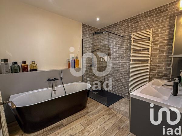 Maison 7 pièces de 271 m² à La Ferté-Gaucher (77320)