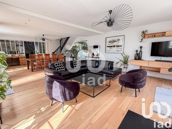 Maison 7 pièces de 271 m² à La Ferté-Gaucher (77320)