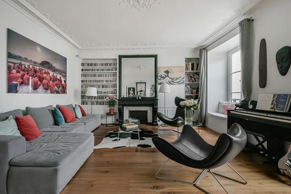 Entre la Place des Vosges et le village Saint Paul - Appartement baigné de lumière avec grande pièce de réception - PARIS