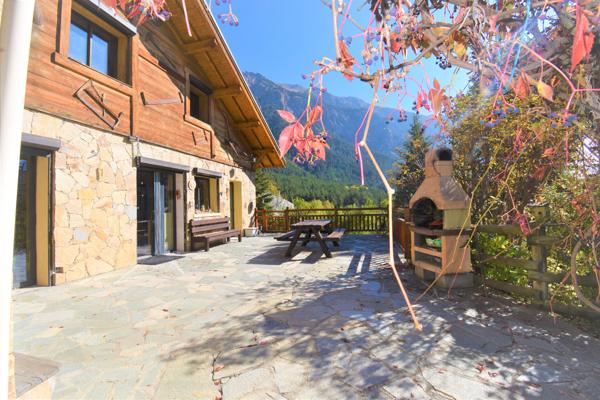 Chalet familial à Val-des-Prés, terrasse, balcon et jardin de 1405 m²