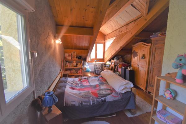 Chalet familial à Val-des-Prés, terrasse, balcon et jardin de 1405 m²