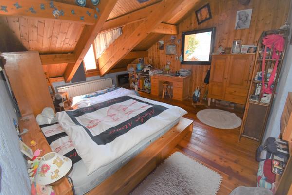 Chalet familial à Val-des-Prés, terrasse, balcon et jardin de 1405 m²