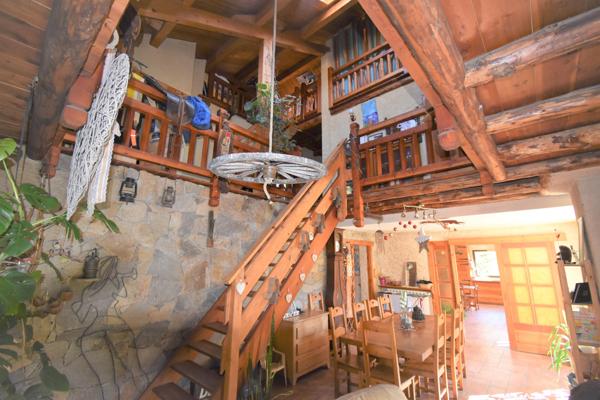 Chalet familial à Val-des-Prés, terrasse, balcon et jardin de 1405 m²