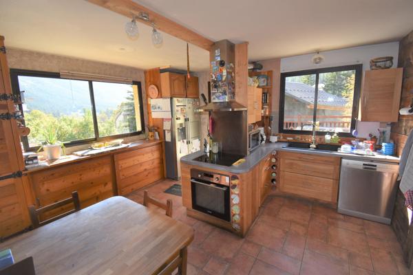 Chalet familial à Val-des-Prés, terrasse, balcon et jardin de 1405 m²