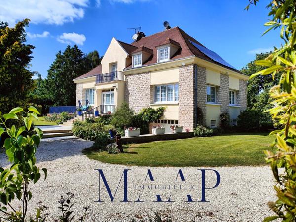 Résidence de 303 m², 5 chambres, séjour 50m²