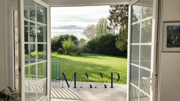 Résidence de 303 m², 5 chambres, séjour 50m²