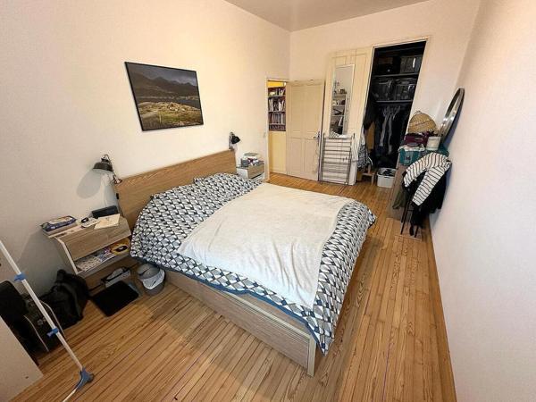 Maison de village avec garage et jardin