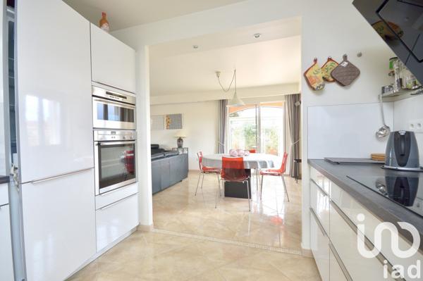 Maison 6 pièces de 174 m² à Lézignan-Corbières (11200)