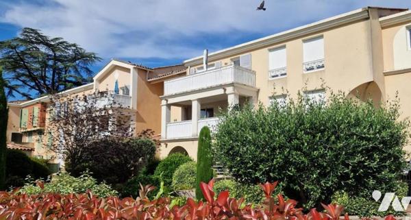 APPARTEMENT T2 AVEC TERRASSE, GARAGE, CAVE ET PLACE DE PARKING