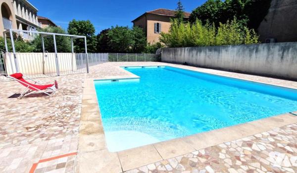 APPARTEMENT T2 AVEC TERRASSE, GARAGE, CAVE ET PLACE DE PARKING