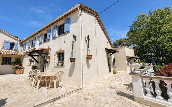 Maison à vendre    5 pièces •  Mougins
