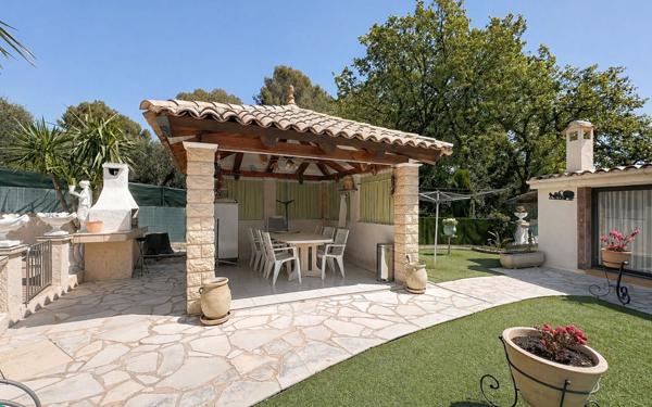 Maison à vendre    5 pièces •  Mougins