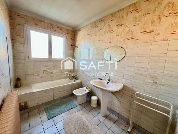 Maison 3 chambres - grand garage - jardin