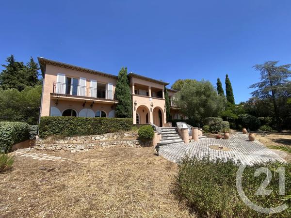Maison à vendre  13 pièces - 750 m 2   LES ISSAMBRES  - 83