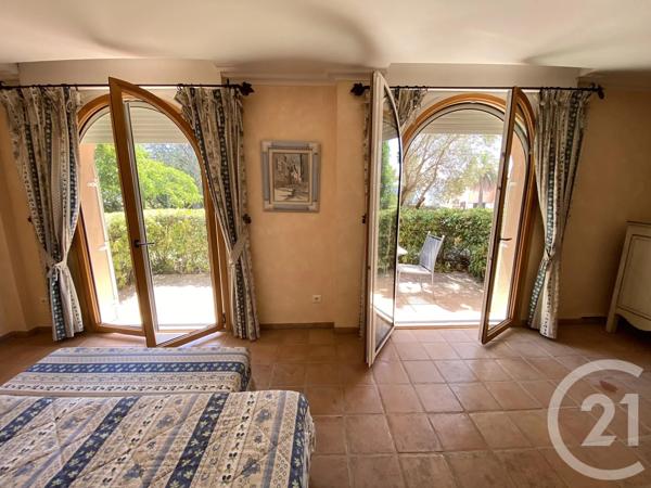 Maison à vendre  13 pièces - 750 m 2   LES ISSAMBRES  - 83