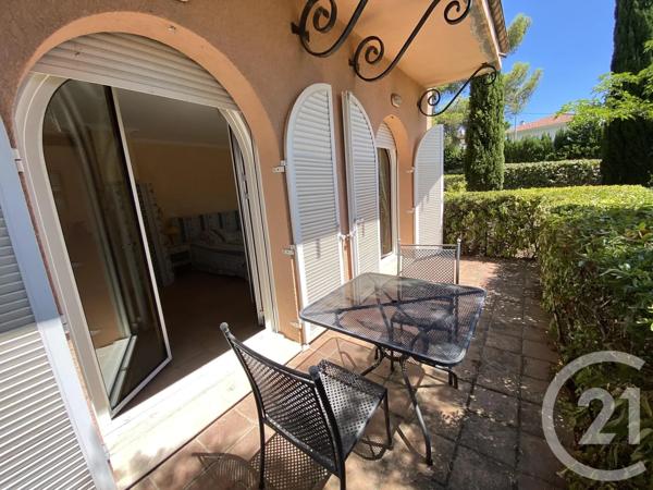 Maison à vendre  13 pièces - 750 m 2   LES ISSAMBRES  - 83
