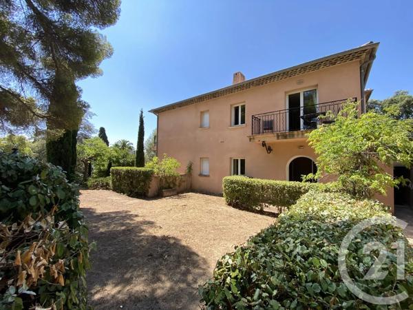 Maison à vendre  13 pièces - 750 m 2   LES ISSAMBRES  - 83