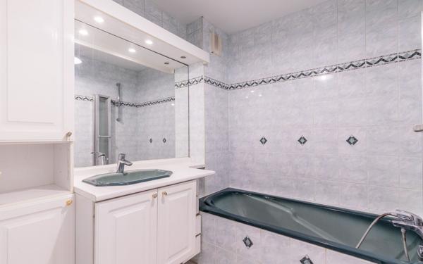 Appartement à vendre    4 pièces • 95 m2 Paris 14