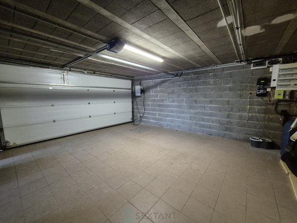 Belles prestations : Maison 5 chambres, garage, piscine, jardin paysagé
