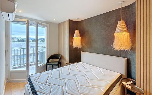 Appartement à vendre    3 pièces • 72 m2 Cannes