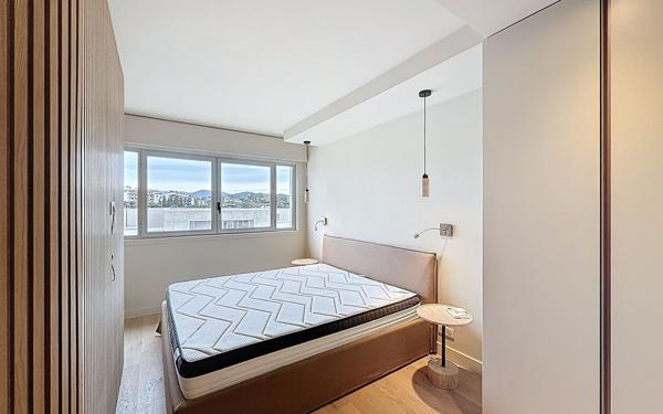 Appartement à vendre    3 pièces • 72 m2 Cannes