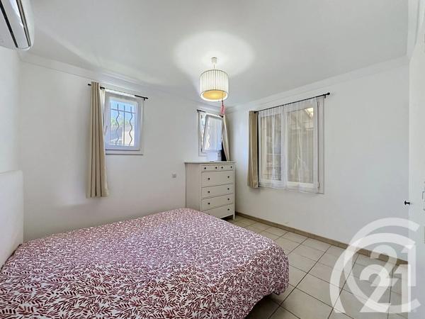 Maison à vendre  5 pièces - 95 m 2   CHEVAL BLANC  - 84
