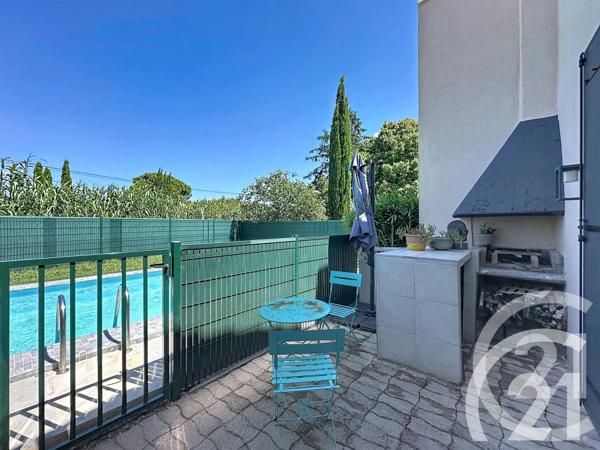 Maison à vendre  5 pièces - 95 m 2   CHEVAL BLANC  - 84