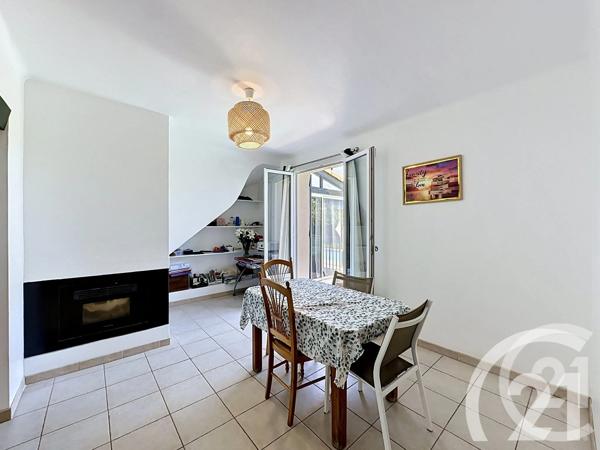 Maison à vendre  5 pièces - 95 m 2   CHEVAL BLANC  - 84