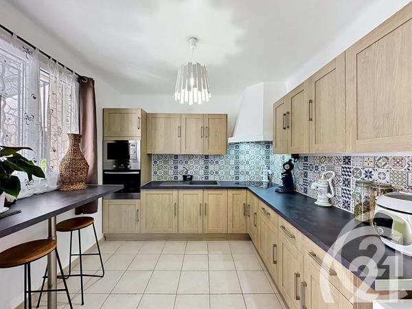 Maison à vendre  5 pièces - 95 m 2   CHEVAL BLANC  - 84