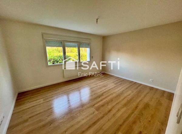 Maison plain-pied 182 m2 4 chambres, Parking