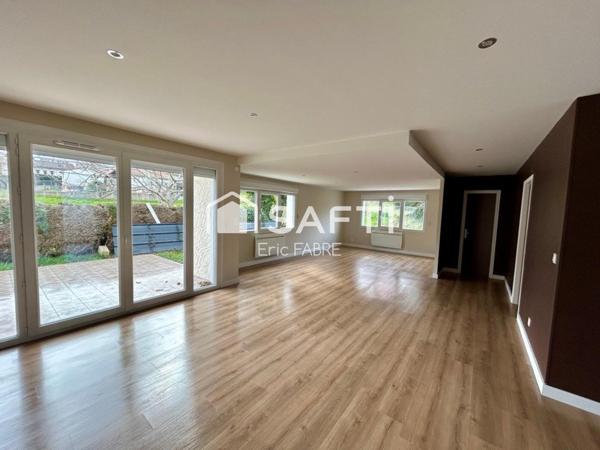 Maison plain-pied 182 m2 4 chambres, Parking