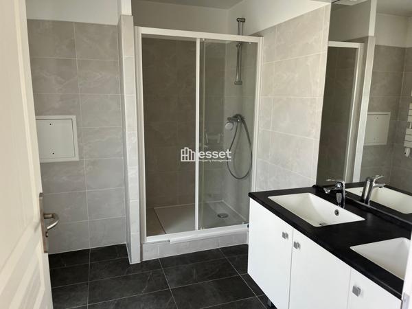 Location Appartement 5 pièces 132.7 m² - Levallois Perret 92300