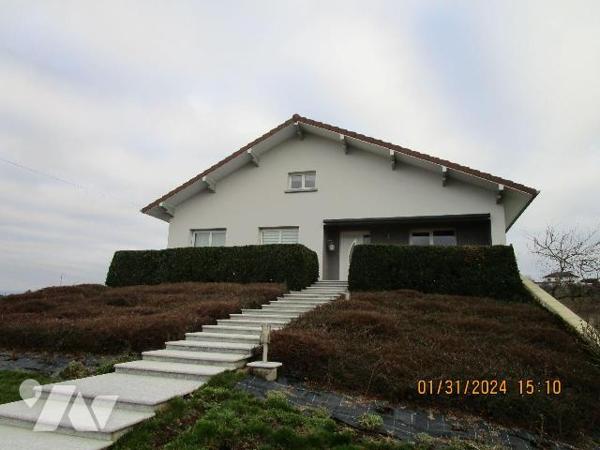 Secteur très calme : 
Maison d'habitation en excellent état d'entretien, construite en 1977, c...