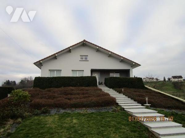 Secteur très calme : 
Maison d'habitation en excellent état d'entretien, construite en 1977, c...