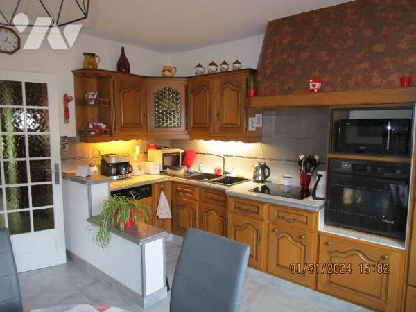 Secteur très calme : 
Maison d'habitation en excellent état d'entretien, construite en 1977, c...