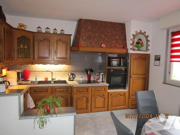 Secteur très calme : 
Maison d'habitation en excellent état d'entretien, construite en 1977, c...