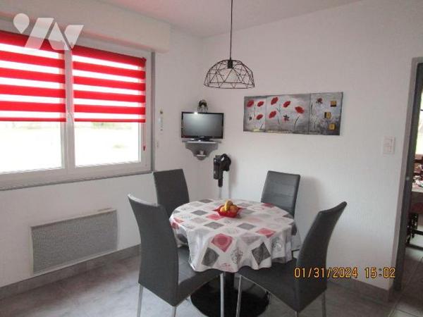 Secteur très calme : 
Maison d'habitation en excellent état d'entretien, construite en 1977, c...