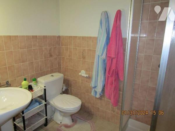 Secteur très calme : 
Maison d'habitation en excellent état d'entretien, construite en 1977, c...