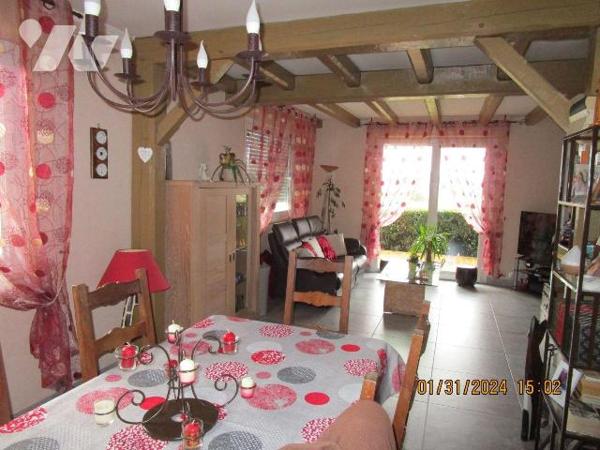 Secteur très calme : 
Maison d'habitation en excellent état d'entretien, construite en 1977, c...