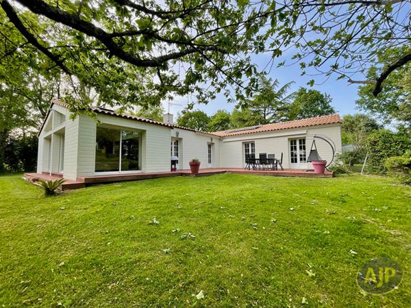 Vente maison Aizenay : 428 450 € - AJP Immobilier La Roche-sur-Yon