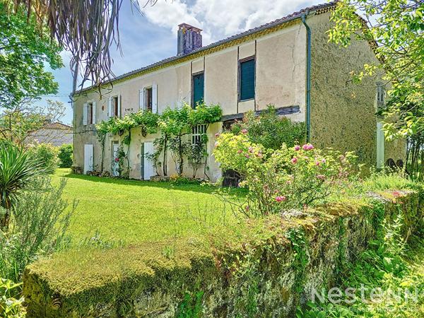 A Vendre Maison en pierre de 210 m² avec jardin et dépendances entre Condom et Nérac