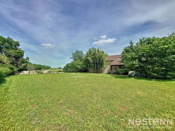A Vendre Maison en pierre de 210 m² avec jardin et dépendances entre Condom et Nérac