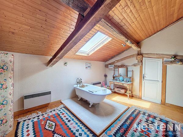 A Vendre Maison en pierre de 210 m² avec jardin et dépendances entre Condom et Nérac