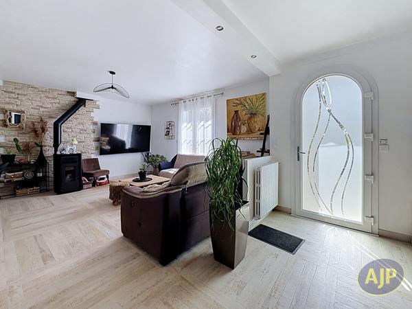 Maison à vendre Sallertaine - 5 pièces, 87m² avec 3 chambre(s) à 253 900€ - AJP Immobilier Challans
