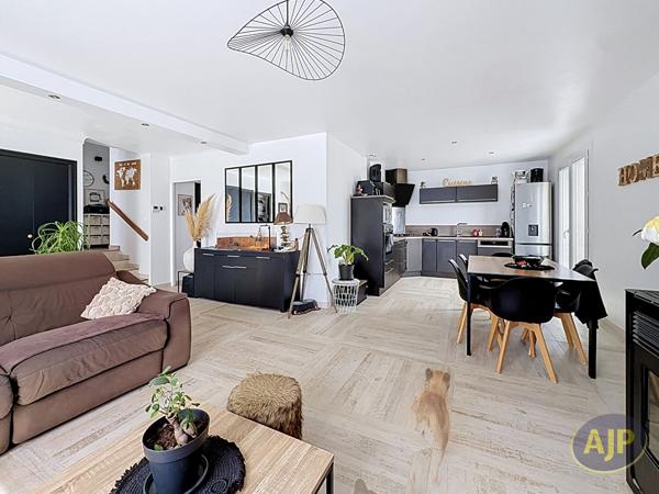 Maison à vendre Sallertaine - 5 pièces, 87m² avec 3 chambre(s) à 253 900€ - AJP Immobilier Challans
