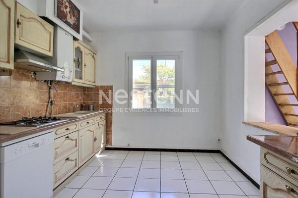 MARIGNANE-Maison T4/5 d'environ 125 m2 sur une parcelle de 446 m2.