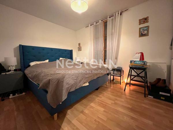 Maison familiale de 106 m2 avec 6 pièces située dans le bourg d'Igny jardin, A deux pas des commerces, de l'école Saint Nicolas, du collège Emile Zola. Proche ligne V et RER B gare Massy TGV. Proche Saclay et Vélizy