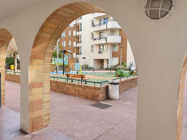 94000 CRÉTEIL PORT - APPARTEMENT 5 PIÈCES RÉNOVÉ DE 80 M² - 3 CHAMBRES + BALCON + PARKING, VUE PORT