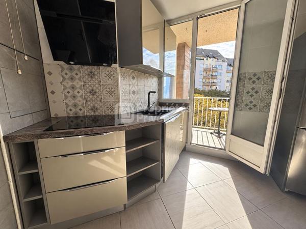 94000 CRÉTEIL PORT - APPARTEMENT 5 PIÈCES RÉNOVÉ DE 80 M² - 3 CHAMBRES + BALCON + PARKING, VUE PORT