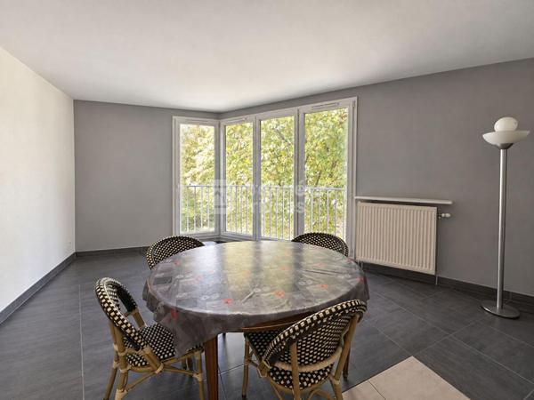 94000 CRÉTEIL PORT - APPARTEMENT 5 PIÈCES RÉNOVÉ DE 80 M² - 3 CHAMBRES + BALCON + PARKING, VUE PORT